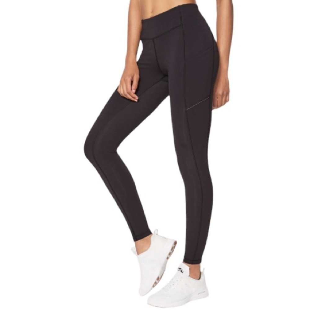 Lululemon Speed Up Tight *Full-On Luxtreme 28"
Black size 4
